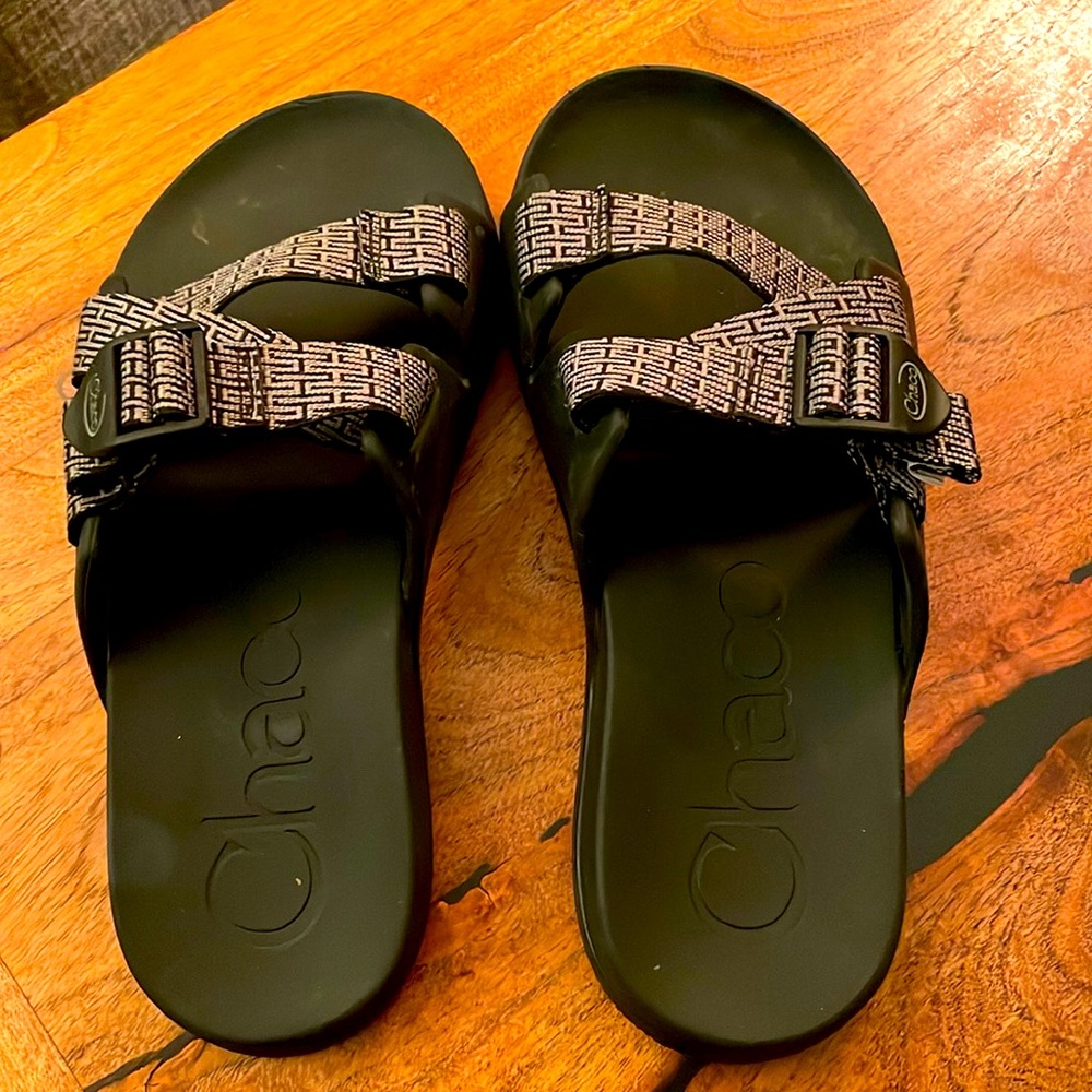 Chaco Chilios sandals size 8